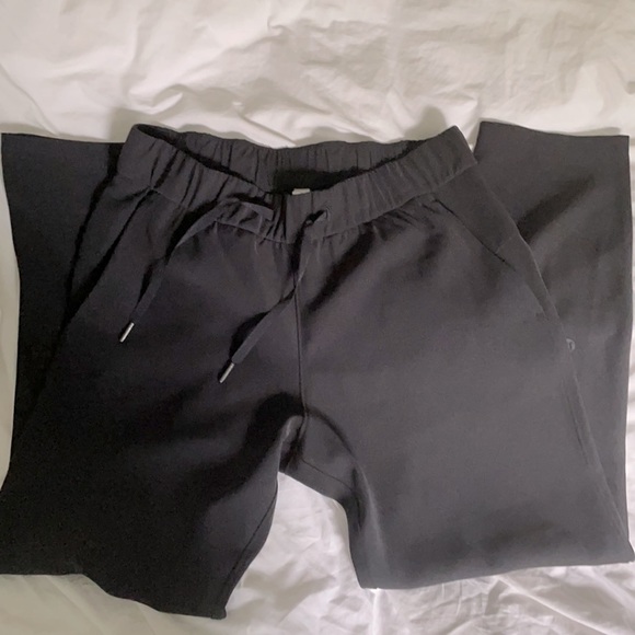 Lululemon On The Fly Black Pants Casual Woven 27" - Picture 4 of 4